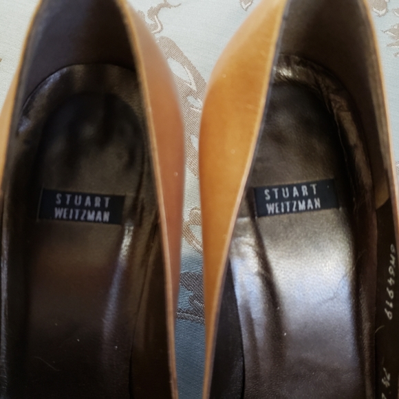 Stuart Weitzman Gold Pointed Toe Leather Heels - Picture 9 of 12